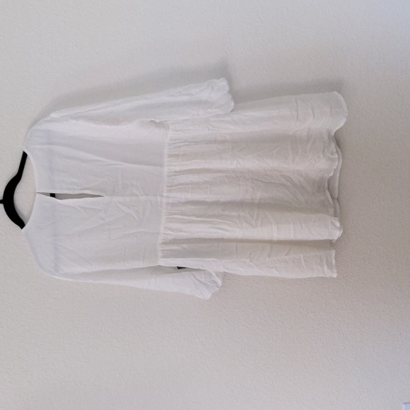Lulu’s white embroidered V neck dress size medium - Picture 2 of 5